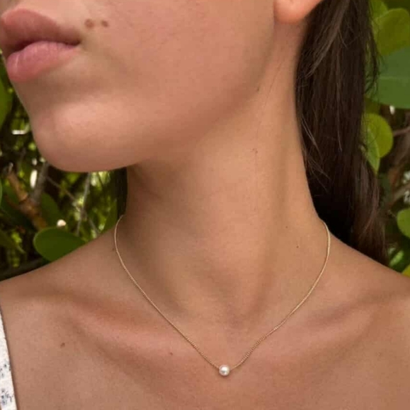 Brandy Melville Jewelry - NEW Brandy Melville Golden Dainty Chain Choker Necklace w/ White Pearl